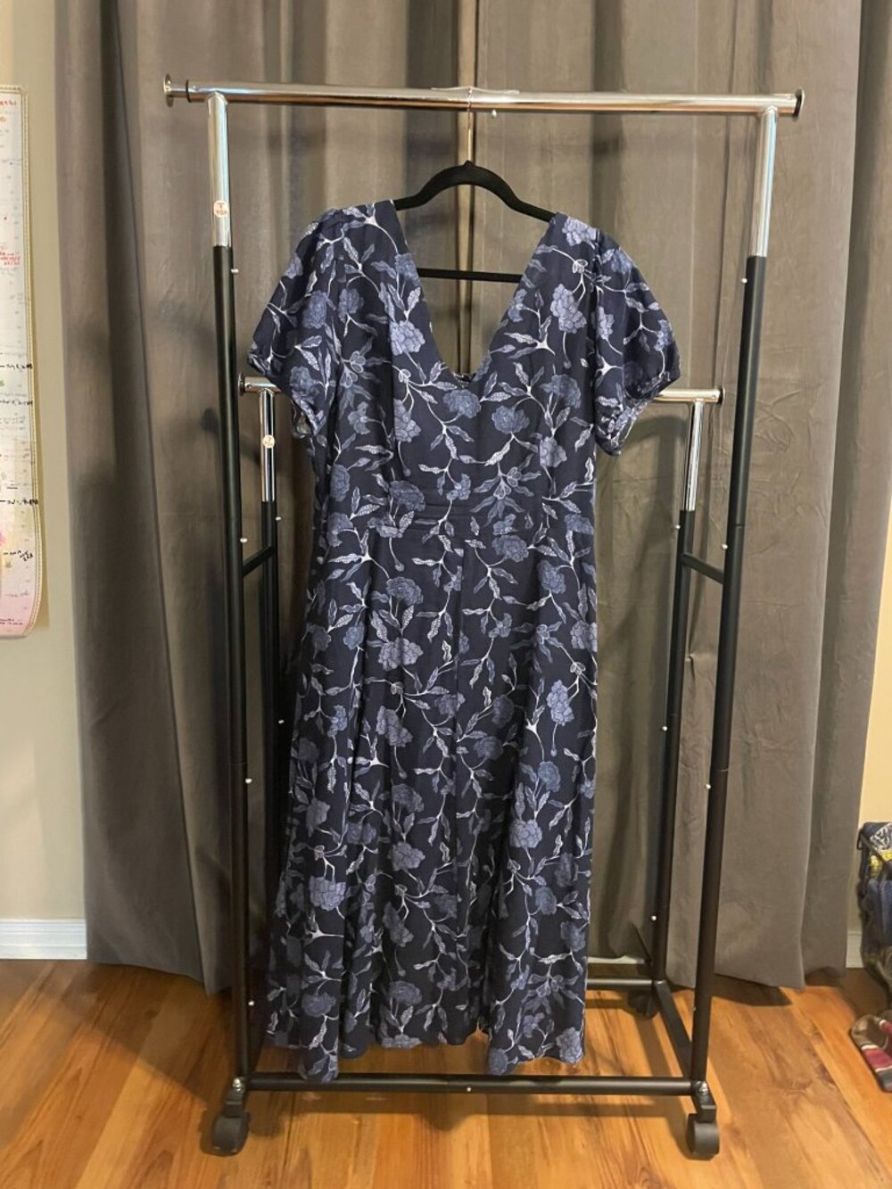 V-Neck Short Sleeved Dress, Blue Flower, US 14